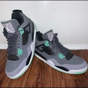 Air Jordan 4 Retro Green Glow size 10.5